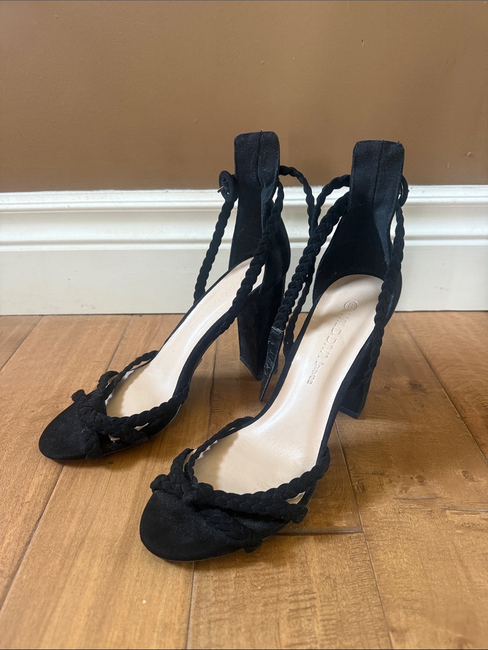 Black Braided Strap Block Heel Sandals - size us 8